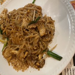 Imm Thai - Pad Thai with chicken