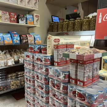 D'aleo Italian Deli - Assortment of goodies - Delis Near Me - Saint Augustine, Florida