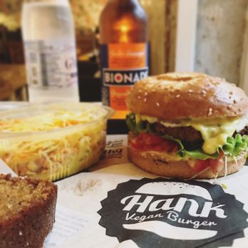 Hank Burger Paris Archives - a beautiul burger with coleslaw salad and carrot cake - Burgers Near Me - Paris, 75 Hank Burger Paris Archives - a beautiul burger with coleslaw salad and carrot cake - Burgers Near Me - Paris, 75