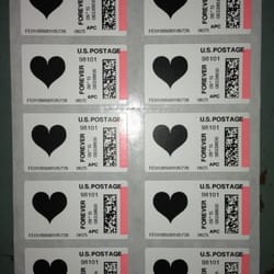 US Post Office - Super quick and easy stamp vending machine!