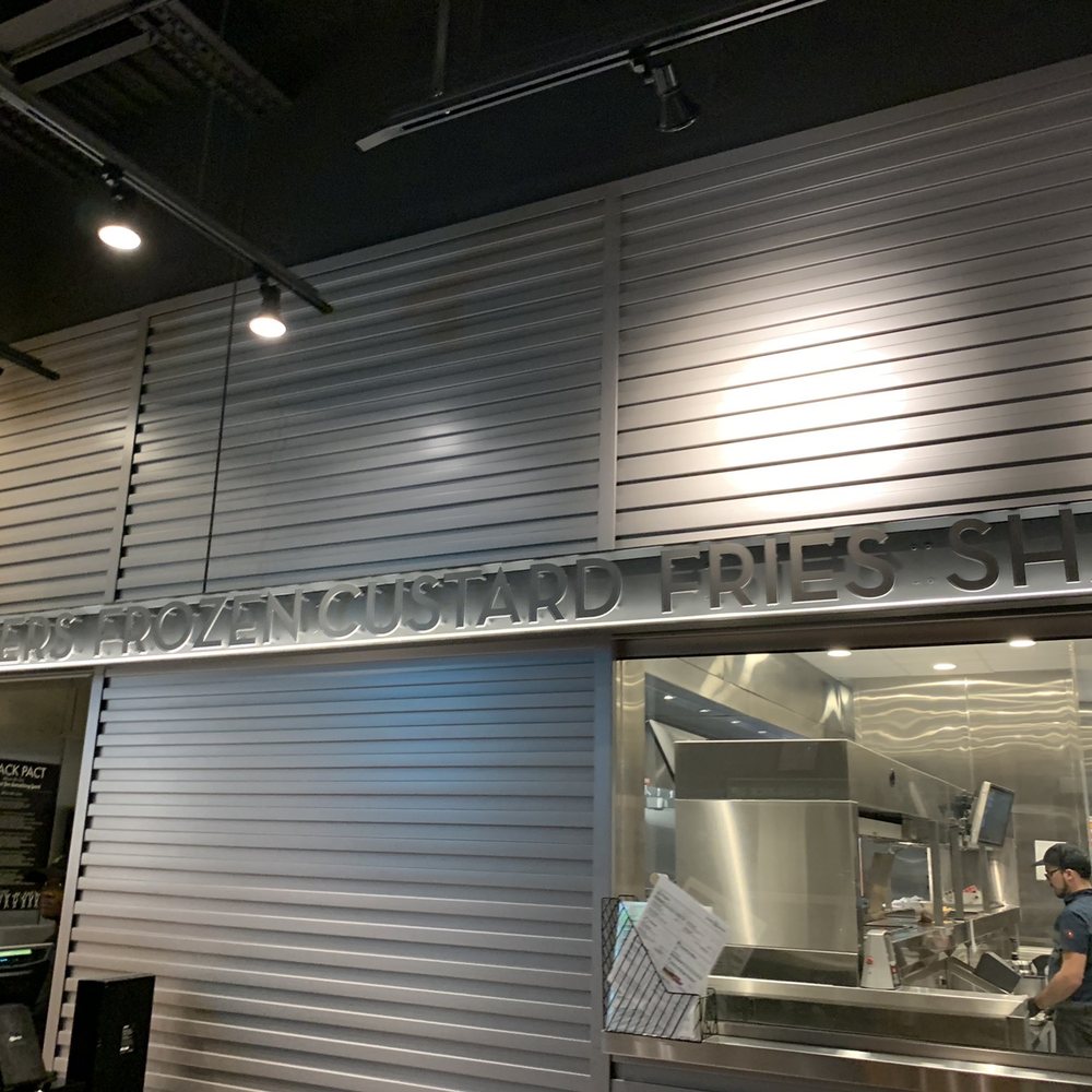 Shake Shack The Falls - Inside - Burgers Near Me - Miami, Florida Shake Shack The Falls - Inside - Burgers Near Me - Miami, Florida