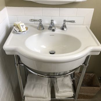 Marina Beach Motel - Hotels Near Me - Santa Barbara, California