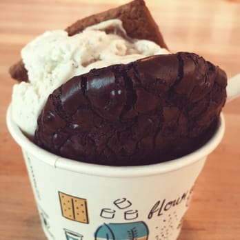 Hello Robin - Macklemore - Vanilla Bean - Flourless Mexican Chocolate - Bakeries Near Me - Seattle, Washington