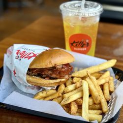 Killer Burger Downtown PDX - Grillo's Pickle de Gallo Burger