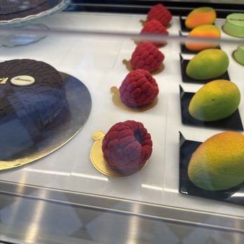 Pompadour - Beverly Hills - Patisserie/Cake Shop Near Me - Beverly Hills, California