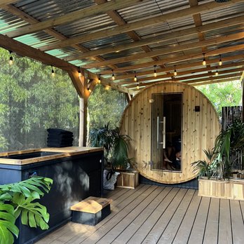 Studio 7 Hawaii - Day time - Saunas Near Me - Honolulu, Hawaii