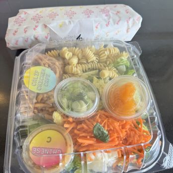 Calif Chicken Cafe - Chinese Side Salad - American Near Me - Northridge, California