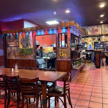 El Pub - Inside - Cuban Near Me - Miami, Florida