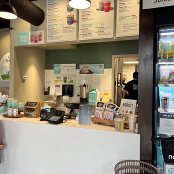Nekter Juice Bar - Inside - Juice Bars & Smoothies Near Me - Barrington, Illinois