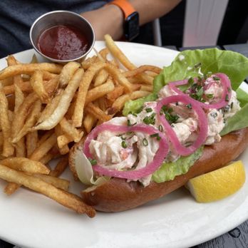 The Smith - Lobster Roll Sandwich - New American Near Me - New York, New York The Smith - Lobster Roll Sandwich - New American Near Me - New York, New York