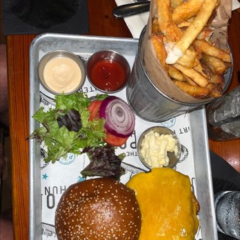 The Port Hunter - Burger - Seafood Near Me - Edgartown, Massachusetts The Port Hunter - Burger - Seafood Near Me - Edgartown, Massachusetts