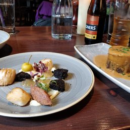 The scallops starter alongside the haggis of your dreams. I wish they'd bottle the whiskey sauce. Gorgeous. The scallops starter alongside the haggis of your dreams. I wish they'd bottle the whiskey sauce. Gorgeous.