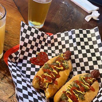 1910 Tap House - Hot dog, beer - Sports Bars Near Me - Oceanside, California 1910 Tap House - Hot dog, beer - Sports Bars Near Me - Oceanside, California