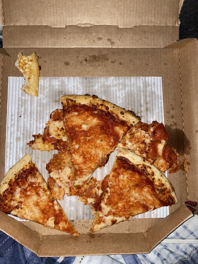 PIZZA HUT Updated September 2024 17 Photos & 51 Reviews 1047 W