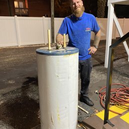 Mark handled this 400+ lb. water tank like an animal. Thank you!!!! Mark handled this 400+ lb. water tank like an animal. Thank you!!!!