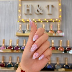 Gel-X with a little French, a little sculptural, completely luxurious.