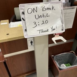 Quest Diagnostics - Photo taken at 1600. No pad for patients to sign in on.