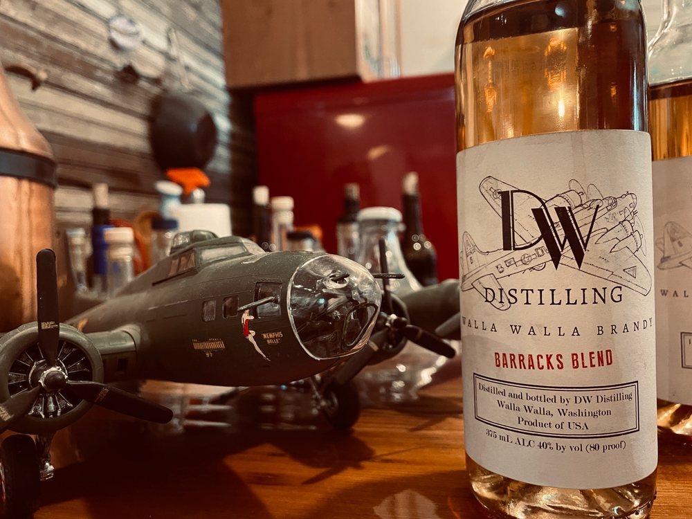 DW Distilling Logo