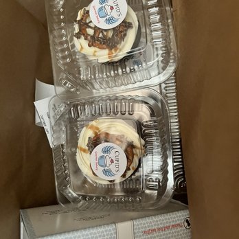 Cupid’s Gourmet Bakery - two cupcakes - Bakeries Near Me - Oakville, Ontario