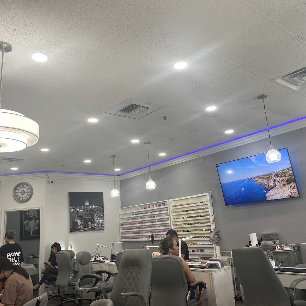 209 Nails Lounge - Inside - Nail Salons Near Me - Stockton, California