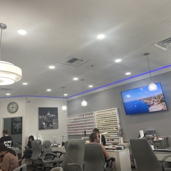 209 Nails Lounge - Inside - Nail Salons Near Me - Stockton, California