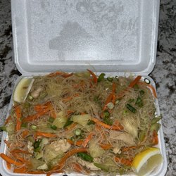 Jay's Fil-Am Mobile Cuisine - Chicken pancit