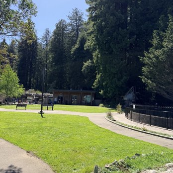 Sequoia Park Zoo - Zoos Near Me - Eureka, California