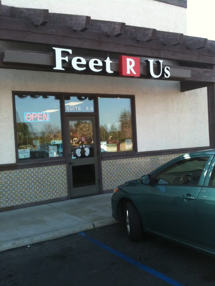 Feet R Us Logo