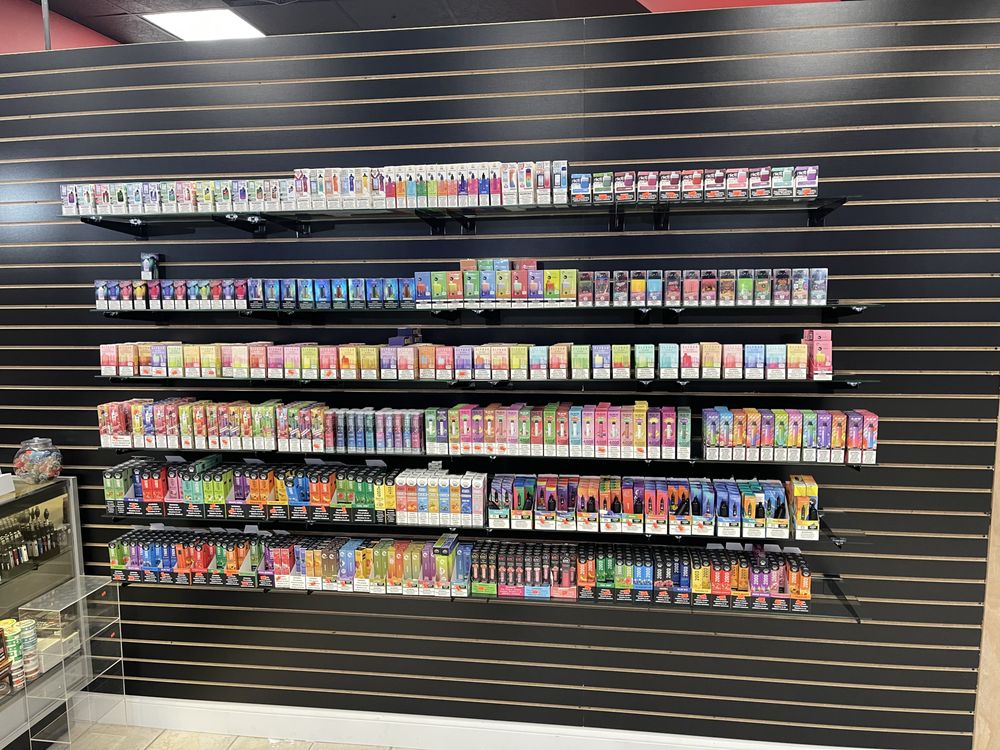 SMOKERS CLUB Updated September 2024 14 Photos 114 New Britain Ave