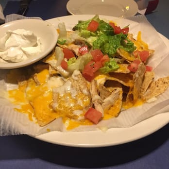 Escada Restaurant & Bar - Chicken nachos totally worth it!! Lots of cheese! - American Near Me - Johnston, Rhode Island