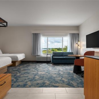 Hampton Inn and Suites by Hilton Port Clinton Catawba Island - Guest room - Hotels Near Me - Port Clinton, Ohio
