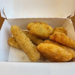 Sheetz - App Sampler with Mozzarella Sticks, Mac and Cheese Bites, and Jalapeño Poppers