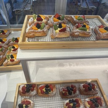 Paris Baguette - Bakeries Near Me - Dearborn, Michigan