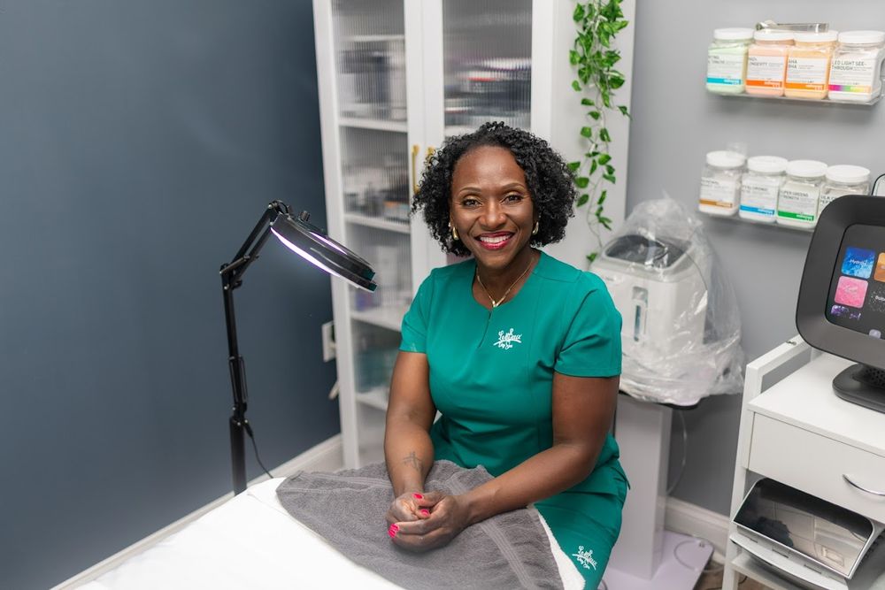 Le Bijoux Day Spa Logo