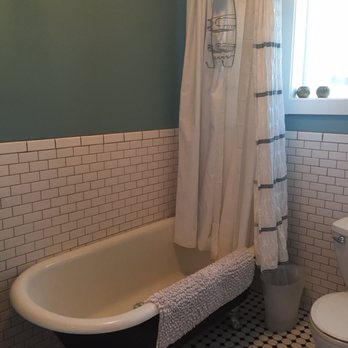Sauerdough Lodging - Bathroom in the Wilderness Room - Vacation Rentals Near Me - Seward, Alaska