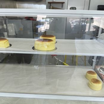 Mr Puffy Japanese Cheesecake - Desserts Near Me - Dallas, Texas