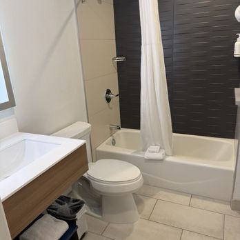 Microtel Inn & Suites by Wyndham Tracy - Hotels Near Me - Tracy, California