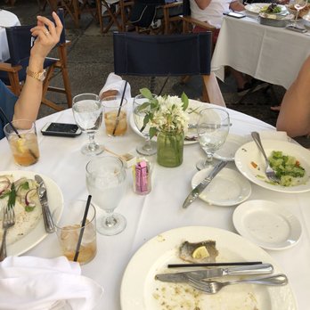 L'Escale - Table never cleared - French Near Me - Greenwich, Connecticut