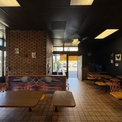 Natural Style Chicken - Interior