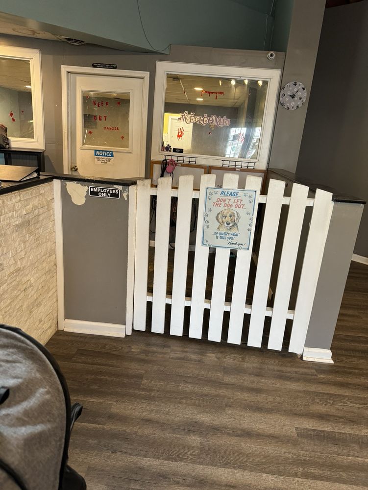 Happy Dog Daycare - pet boarding facility in Newport News, VA