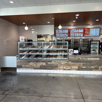 Randy's Donuts - Donuts Near Me - Burbank, California Randy's Donuts - Donuts Near Me - Burbank, California