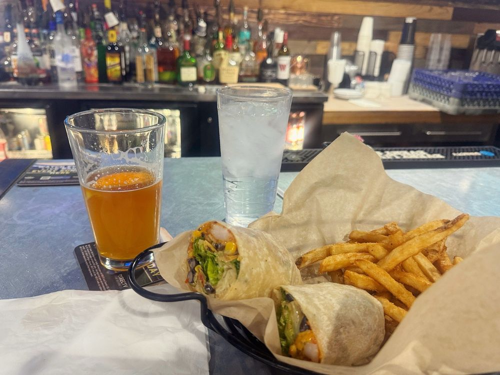 BREWERS RESTAURANT AND SPORTS BAR Updated September 2024 39 Photos