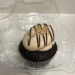 Dizurts Custom Cakes and More - Peanut butter chocolate cupcake
