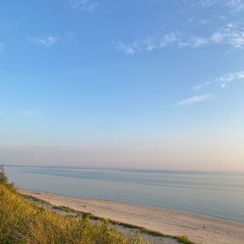 Pioneer County Park - View of beach before going down - Parks Near Me - Muskegon, Michigan Pioneer County Park - View of beach before going down - Parks Near Me - Muskegon, Michigan
