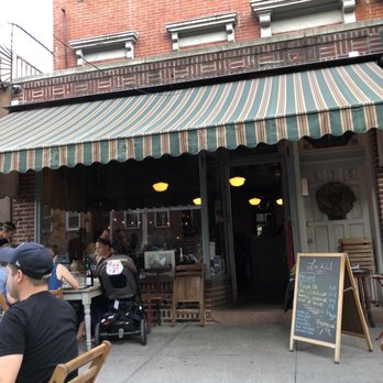 Lucali - Exterior - Pizza Near Me - Brooklyn, New York