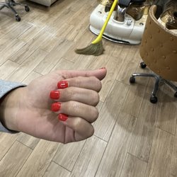 Lux Nails Spa
