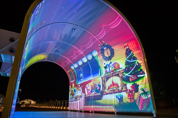 DECKS Tokyo Beach by null