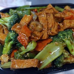 Guilin Chinesse Restaurant - Absolutely LOVE THEIR TOFU WITH GARLIC SAUCE
