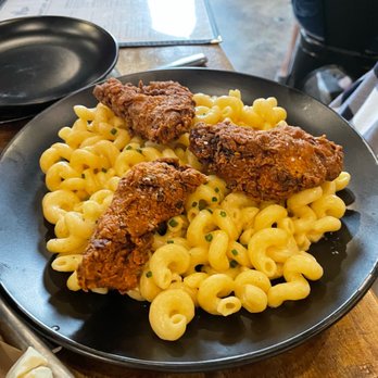 ARTifice Ales & Mead - Chicken with mac and cheese - Brewpubs Near Me - Manheim, Pennsylvania ARTifice Ales & Mead - Chicken with mac and cheese - Brewpubs Near Me - Manheim, Pennsylvania