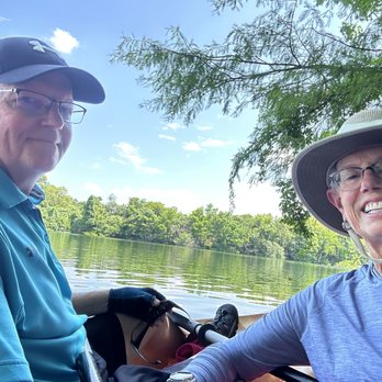Live Love Paddle Austin Kayak Tours and Rentals - Taking a shade break to enjoy nature! - Rafting/Kayaking Near Me - Austin, Texas